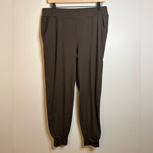 Women’s Zella brown joggers with pockets size M